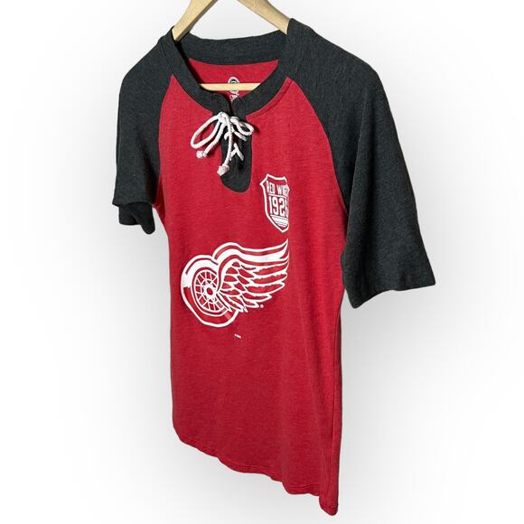 Detroit Red Wings NHL Red & Gray Raglan Sleeve Ringer Tee w/ Tie Neck Size Med - Picture 4 of 12